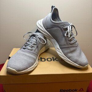 Reebok Light Gray Mesh Sneakers – Size 7